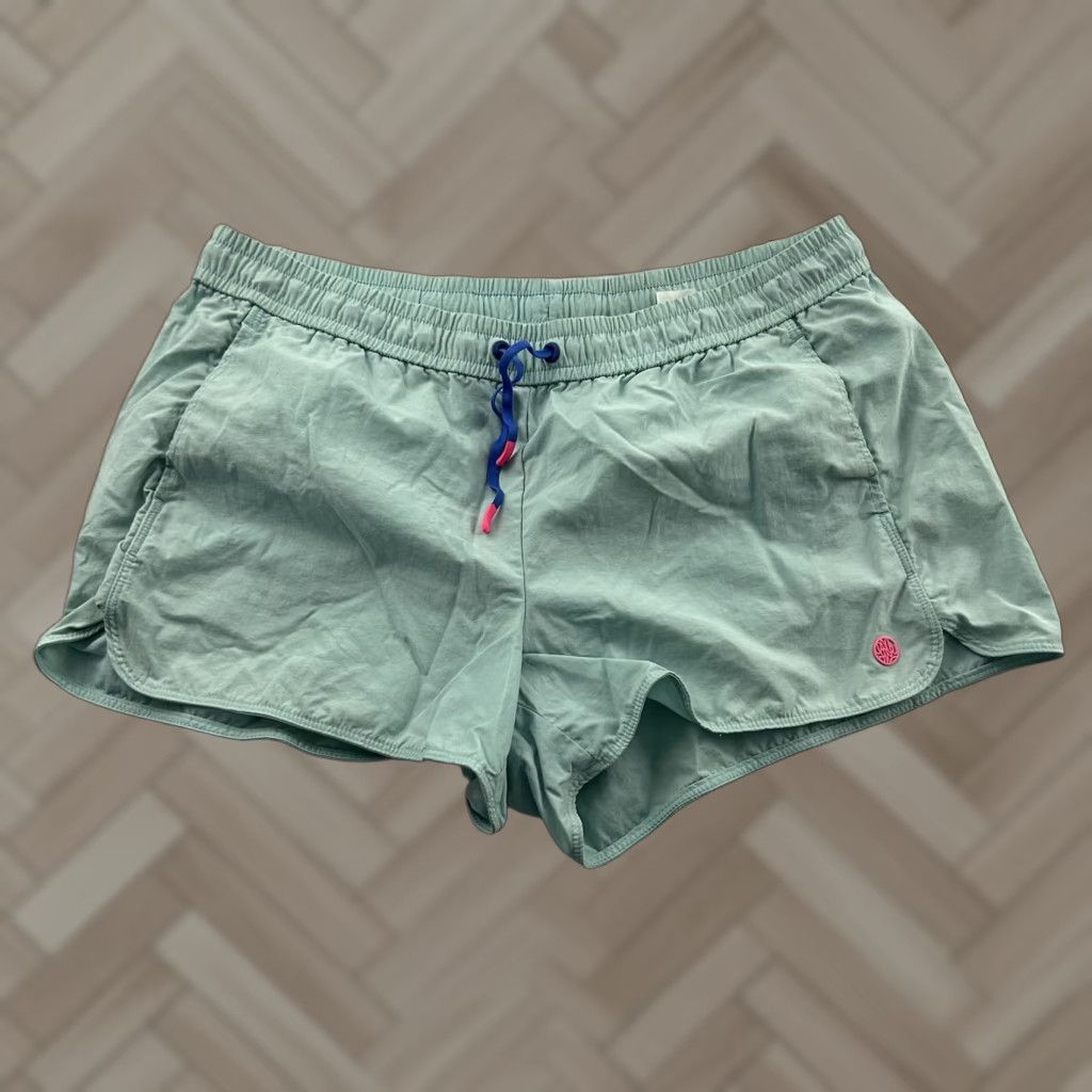 Lilly Pulitzer Lilly Pulitzer Athletic Shorts Women's L Light Blue Athletic Shorts Size 36" / US 14 / IT 50 - 1 Thumbnail