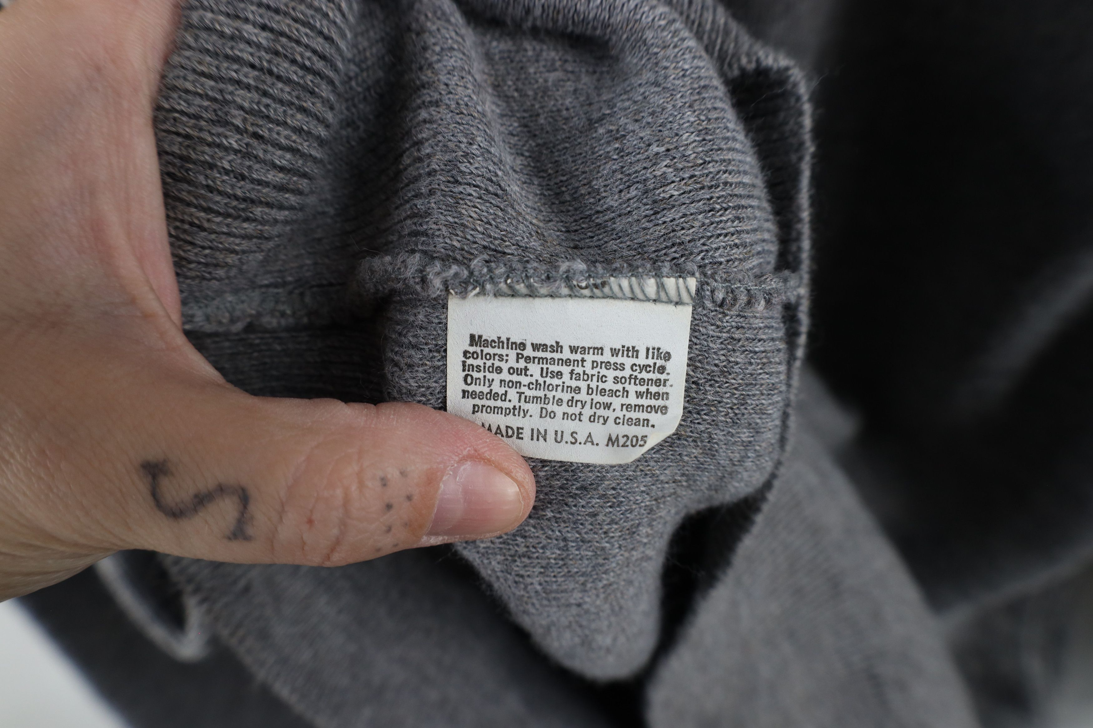 Vintage Vintage 90s Streetwear Knit V-Neck Sweater Heather Gray USA Size US XL / EU 56 / 4 - 6 Thumbnail