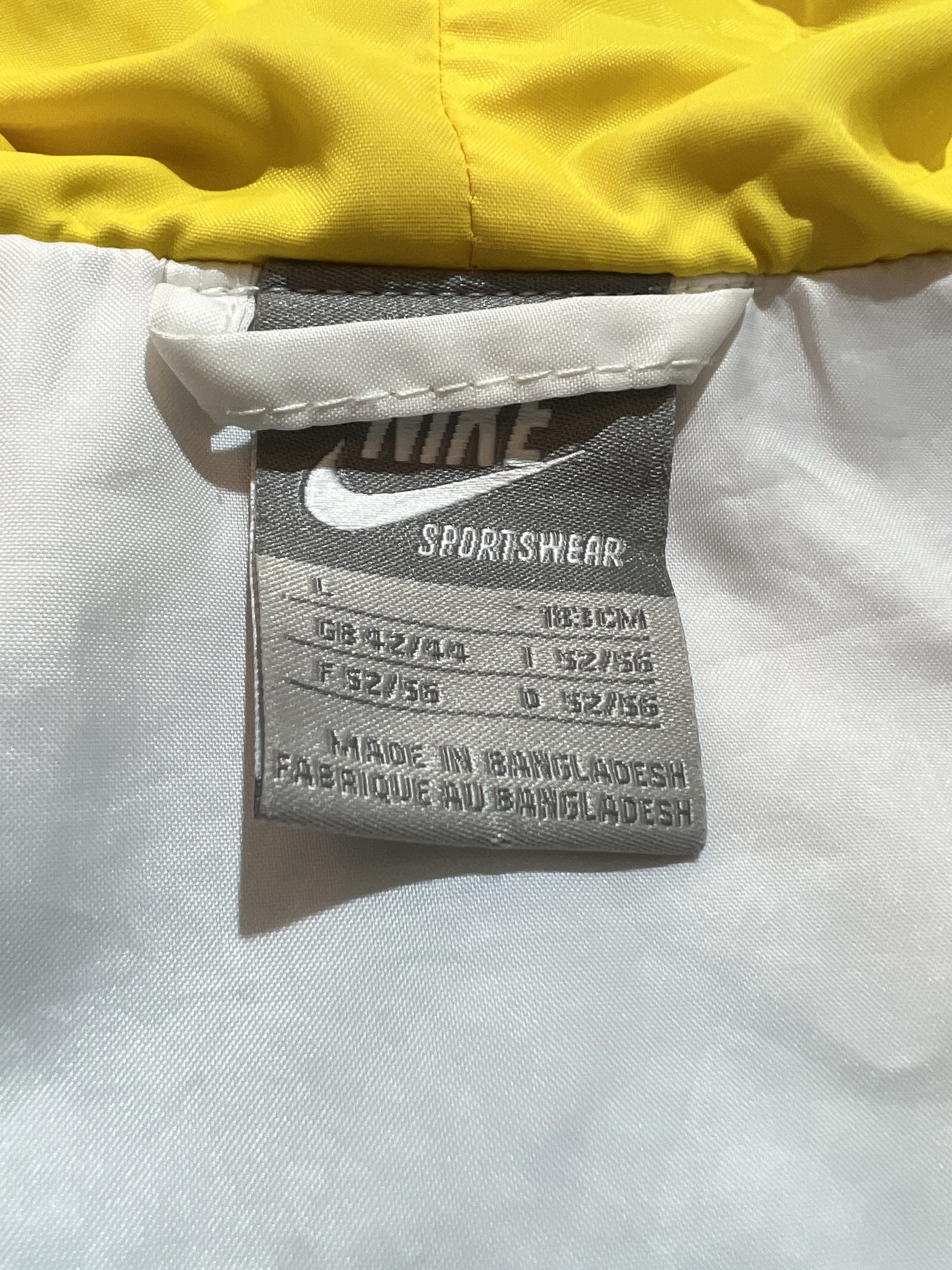 Nike Nike vintage windbreaker jacket casual ukraine y2k rare Size US L / EU 52-54 / 3 - 4 Thumbnail