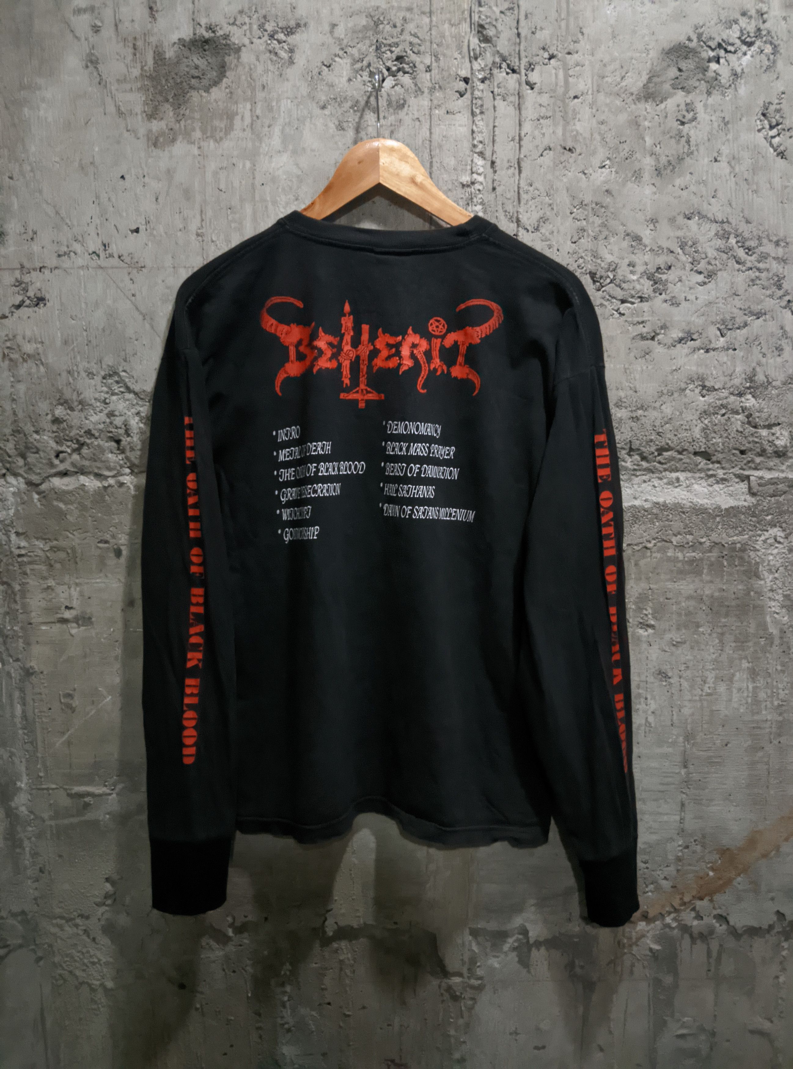 Band Tees Vintage beherit the oath of black blood black metal Size US M / EU 48-50 / 2 - 2 Thumbnail