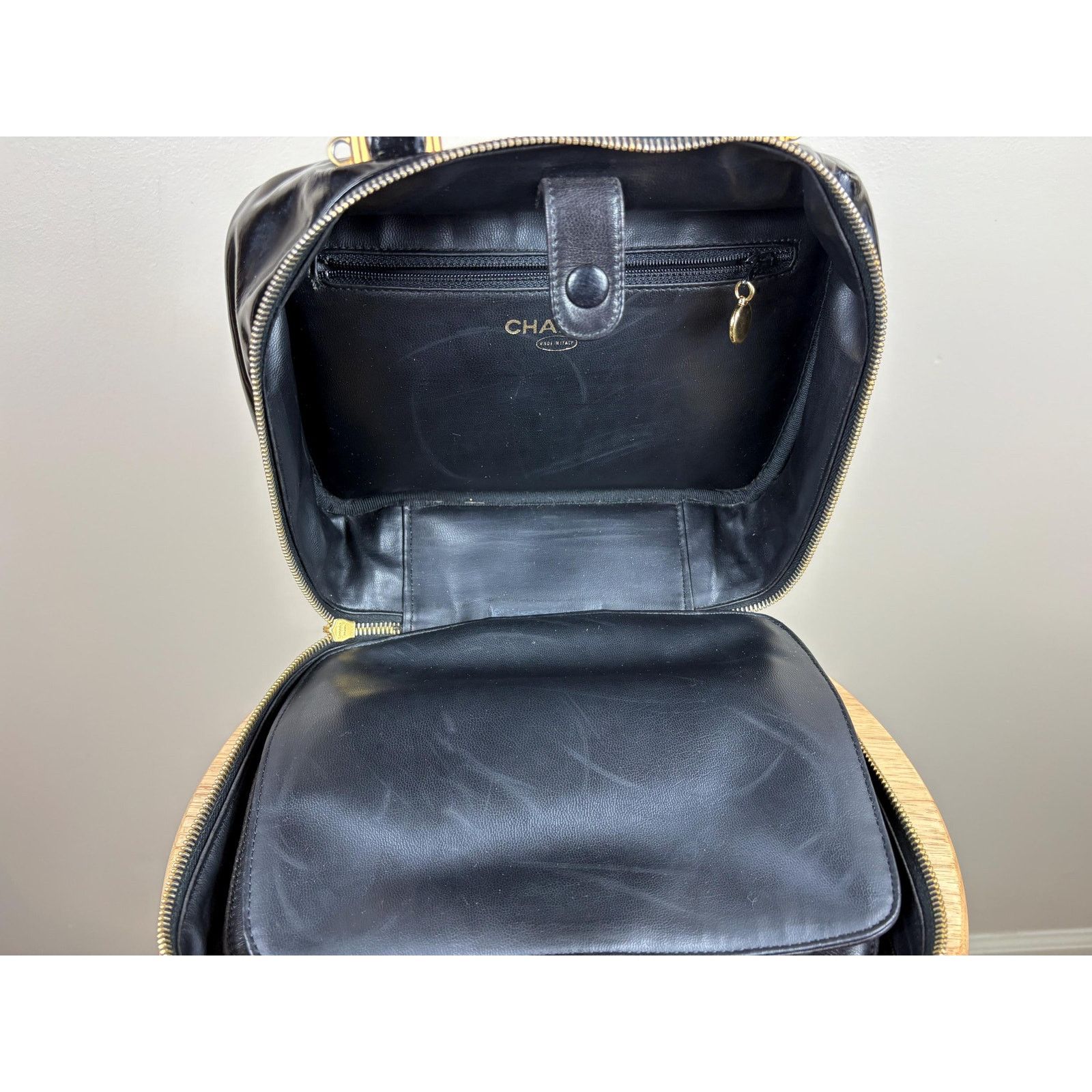 Chanel Authentic Chanel Vintage Patent Leather Black CC Vanity Case Size ONE SIZE - 12 Thumbnail