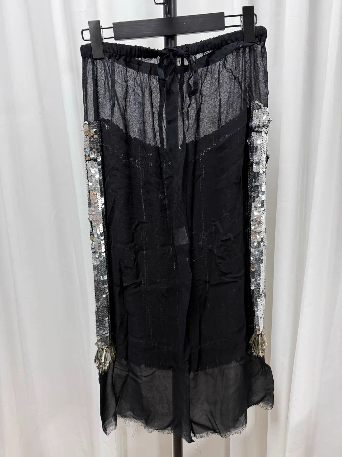 Dries Van Noten Dries van noten Heavy Sequin Midi Skirt K20 Size 24" / US 00 / IT 34 - 5 Thumbnail