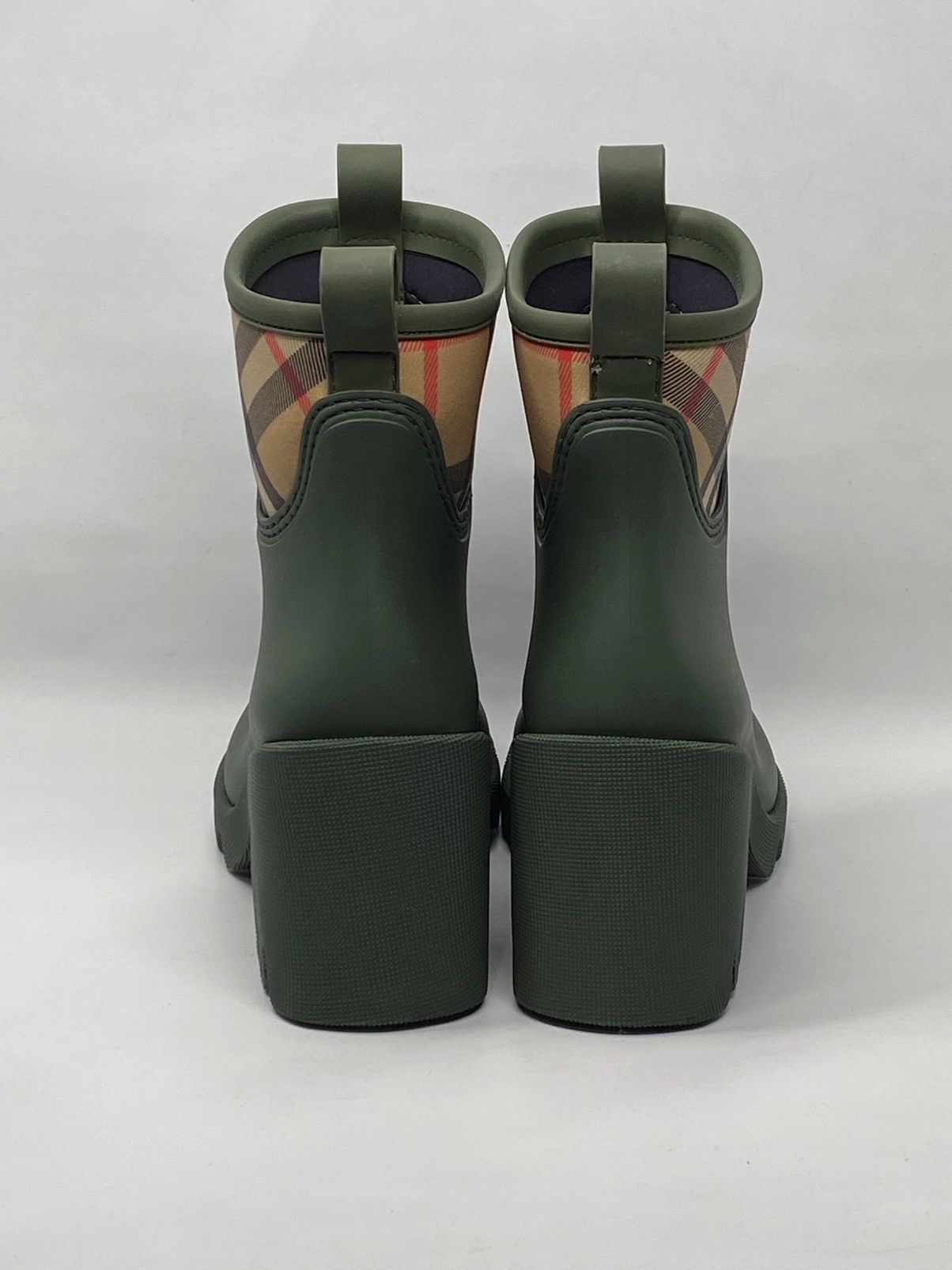 Burberry Burberry Rubber Marsh Stamp Heeled Low Boots​ size 37 Size US 7 / IT 37 - 9 Thumbnail