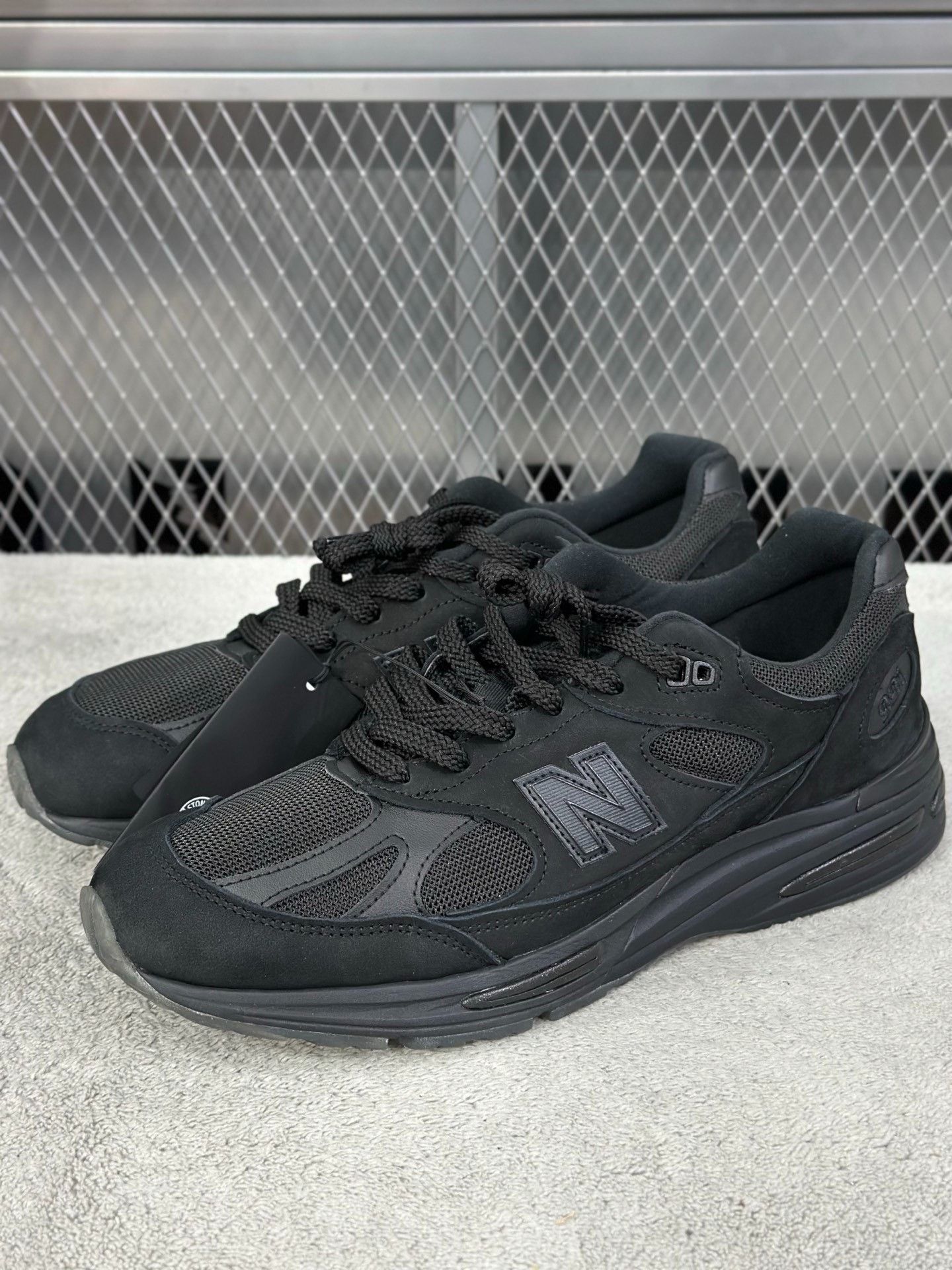 New Balance New Balance Black Lowtop Sneakers 44 Men Size US 10.5 / EU 43-44 - 1 Thumbnail