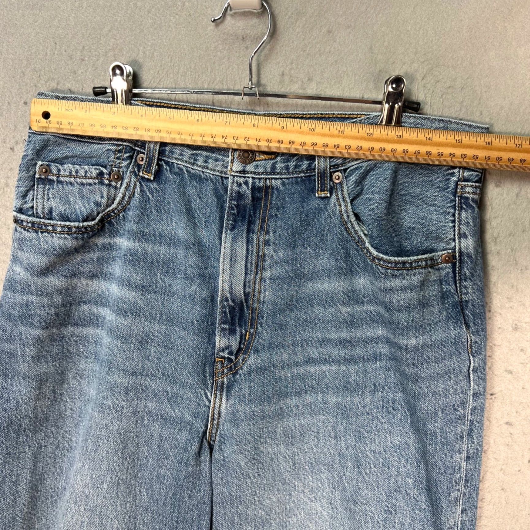 Levi's VINTAGE Levis Womens Jeans 32 x 29 High Loose Flare Distressed Wide Leg Light Wash Denim 5-Pocket Womens Size 24" / US 00 / IT 34 - 6 Thumbnail