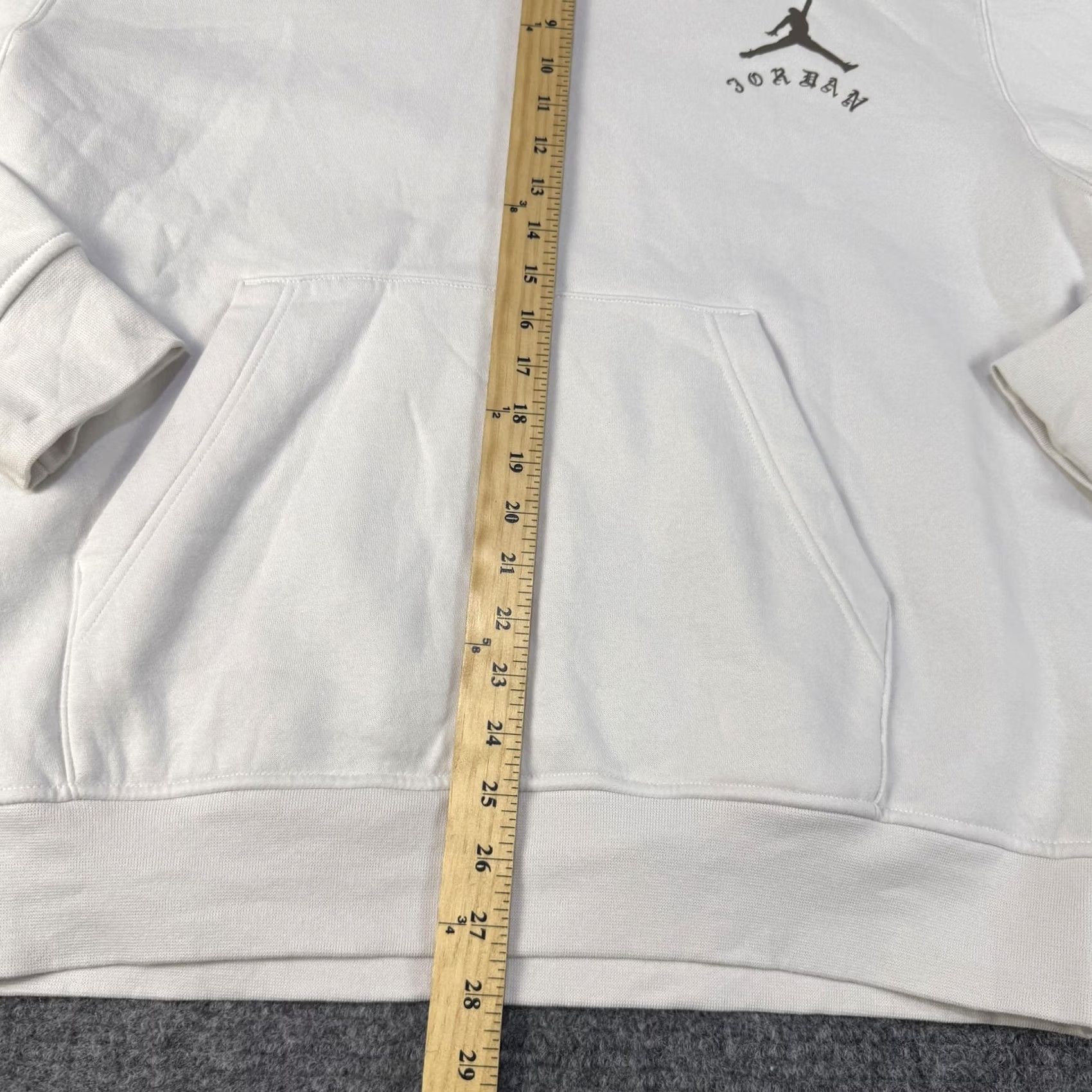Jordan Brand Jordan Pullover Hoodie Mens Large White Artist Series Jumpman Graphic DX9706-030 Size US L / EU 52-54 / 3 - 4 Thumbnail
