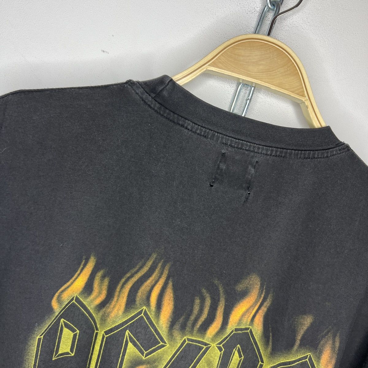 AC/DC × Band Tees × Vintage Vintage AC DC Hell’s Bells Faded Tshirt World Tour 2000 2001 Size US L / EU 52-54 / 3 - 11 Thumbnail