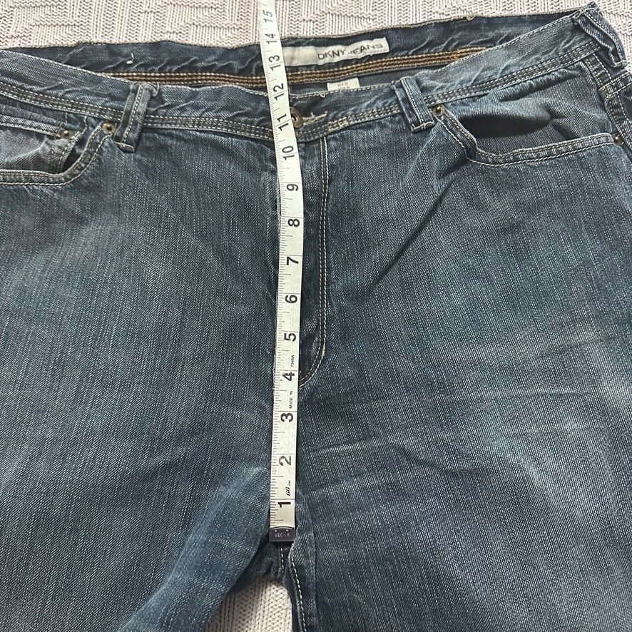 DKNY DKNY straight leg jeans size 40 Size US 40 / EU 56 - 7 Thumbnail