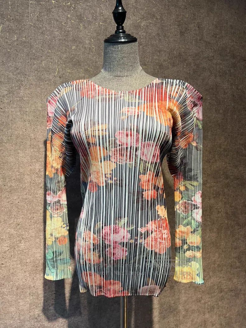 Issey Miyake Issey Miyake Peony Rose Pleated Top Size L / US 10 / IT 46 - 2 Thumbnail
