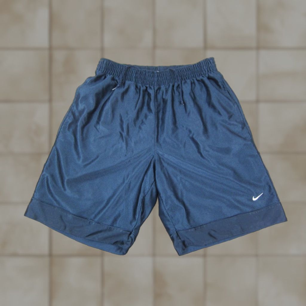 Nike VINTAGE Nike Shorts Mens L Blue Basketball Gym Training 90s Nike Shorts Mens L Blue Basketball 90s Size US 33 - 1 Thumbnail