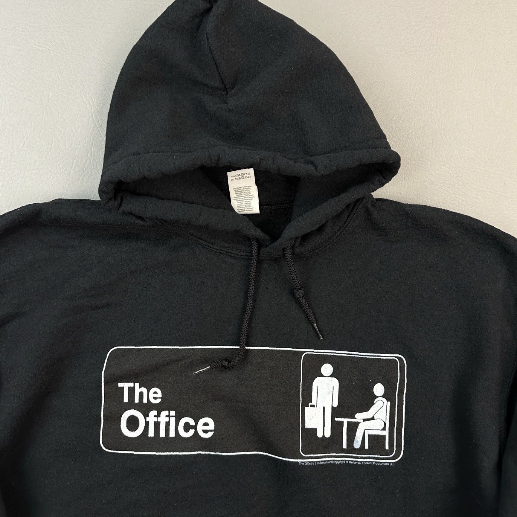 Gildan The Office Hoodie Mens Large Black TV Show Logo Graphic Pullover Sweatshirt Size US L / EU 52-54 / 3 - 3 Thumbnail