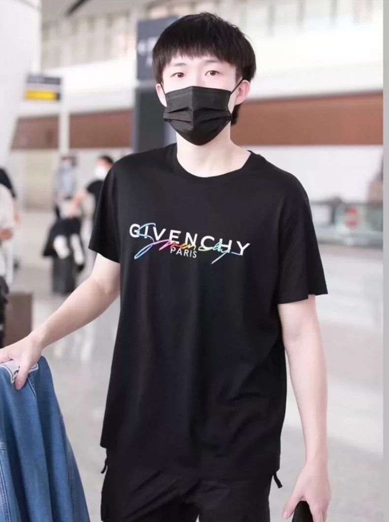 Givenchy Givenchy Black Logo Letter Print T-Shirt Size US L / EU 52-54 / 3 - 9 Thumbnail