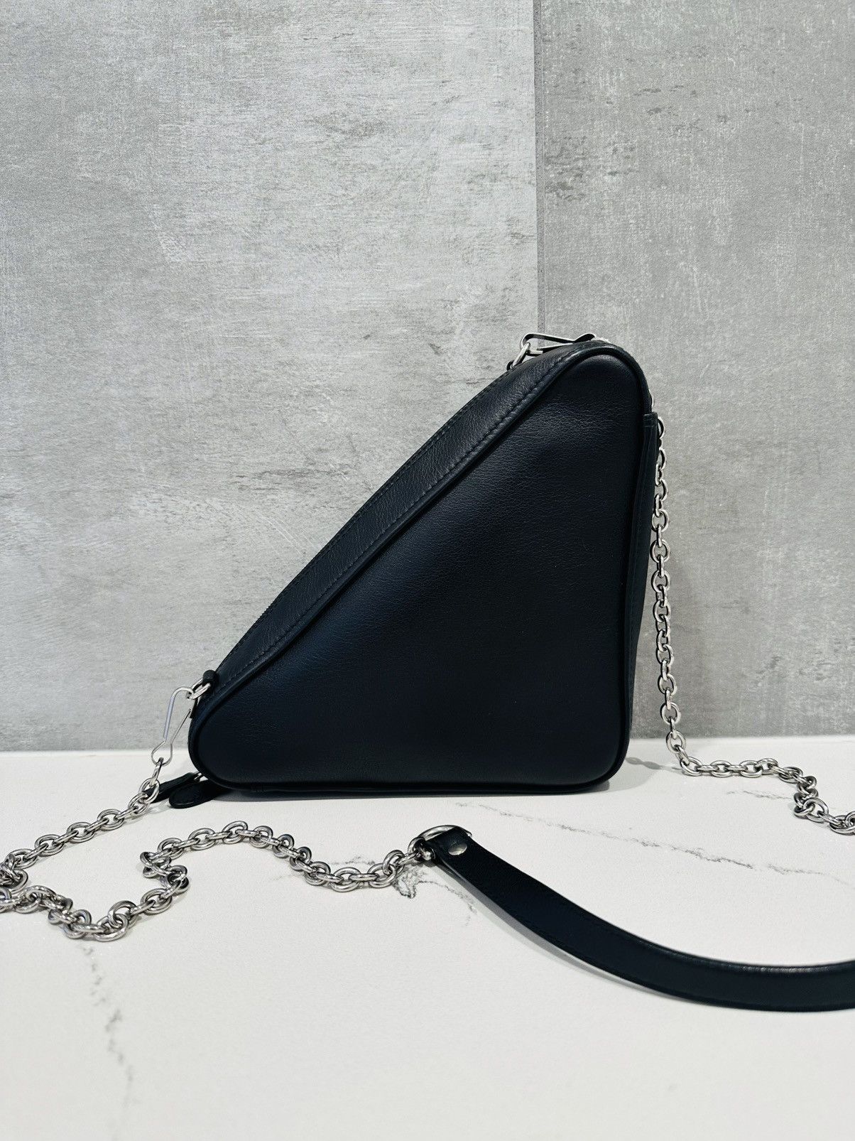 Balenciaga Balenciaga OG Triangle Bag with Chain, New with Tags Size ONE SIZE - 5 Thumbnail