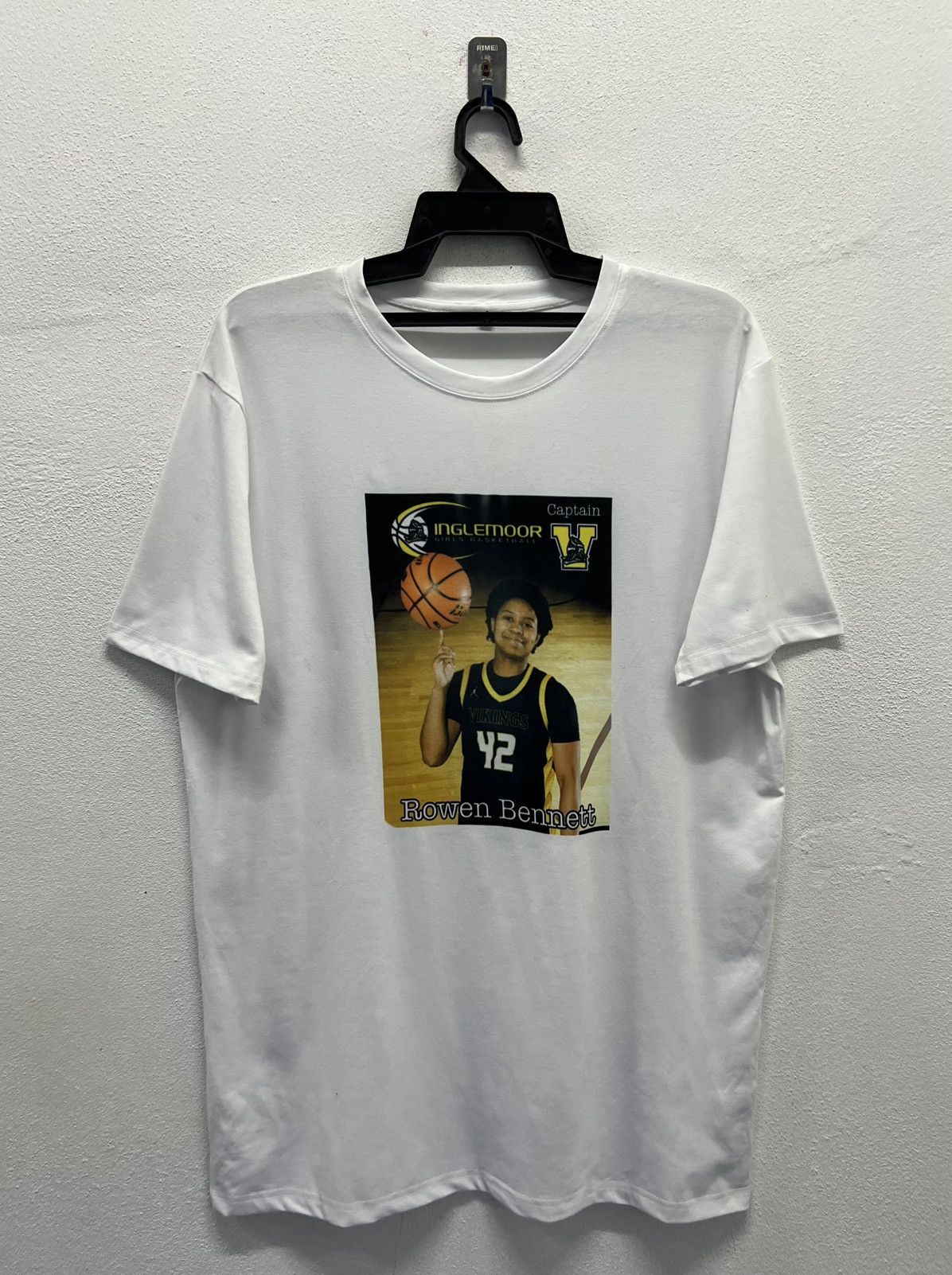 Other INGLEMOOR GIRLS BASKETBALL CAPTAIN ROWEN BENNETT SHIRT Size US L / EU 52-54 / 3 - 1 Thumbnail