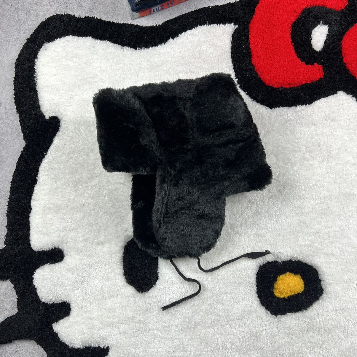 Japanese Brand Crazy Y2K Fuzzy Fur Balenciaga Style Alt Ushanka Grunge Hat Size ONE SIZE - 1 Thumbnail