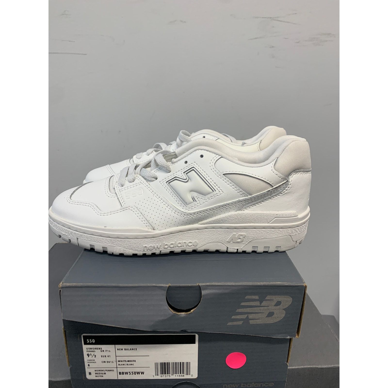 New Balance New Balance 550 Triple White Women's 9.5 Men's 8 SHIPS NOW Size US 9.5 / IT 39.5 - 4 Thumbnail