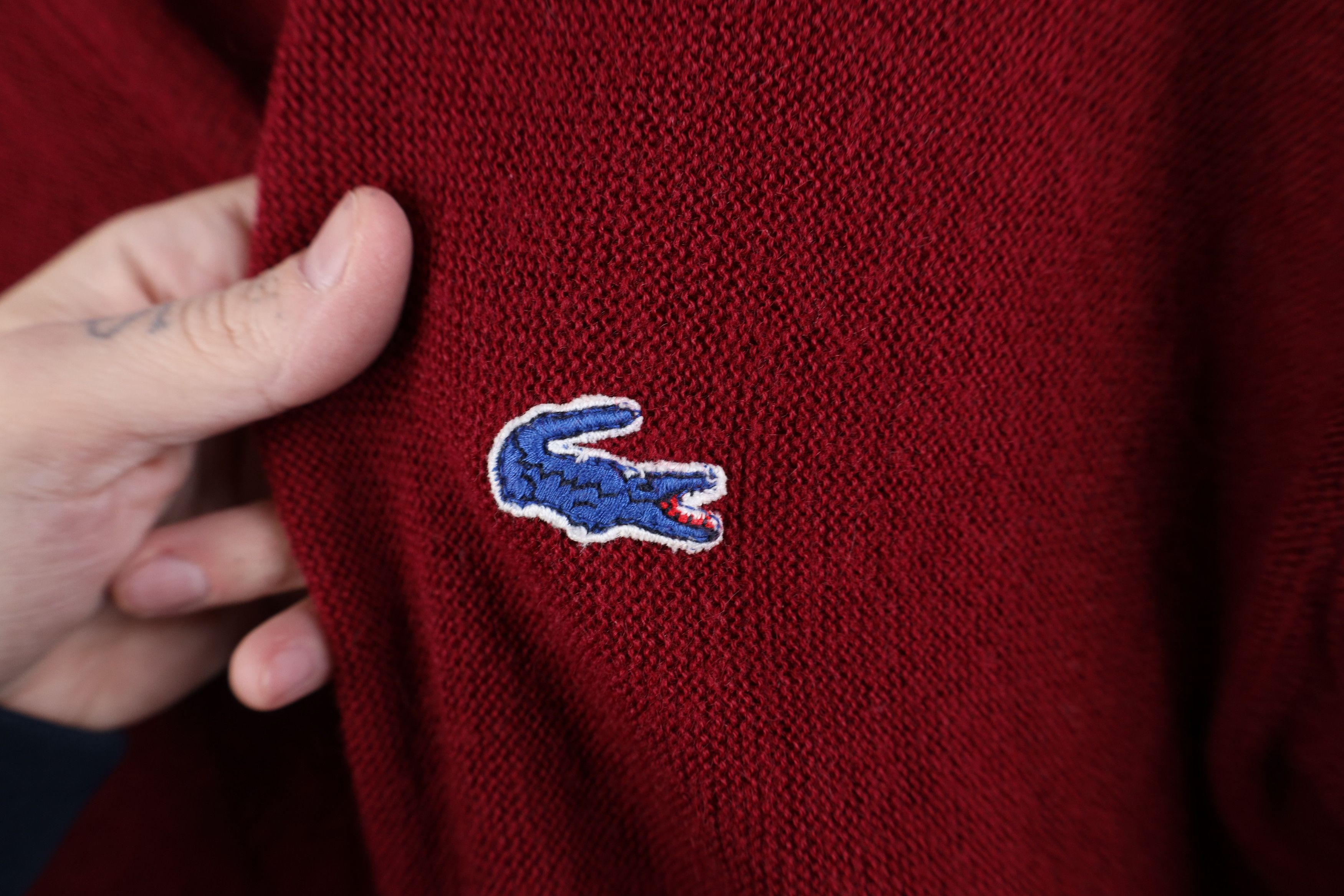 Lacoste Vintage 70s 80s Izod Lacoste Logo V-Neck Sweater Red USA Size US L / EU 52-54 / 3 - 4 Thumbnail