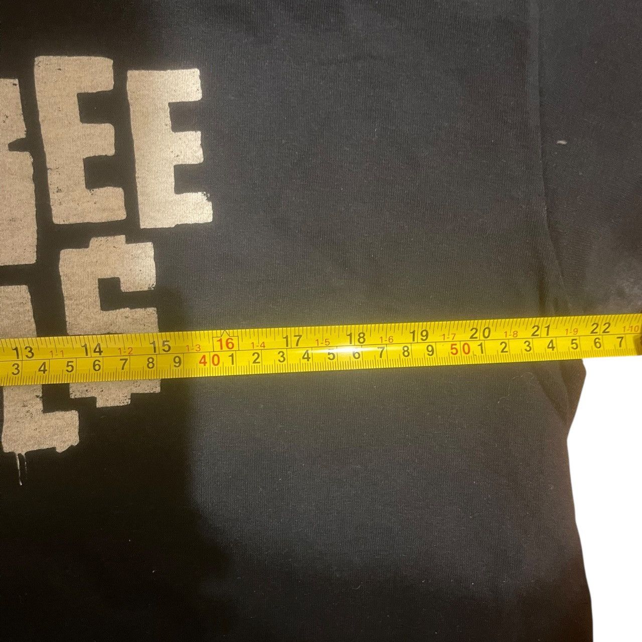 Vintage Vintage Y2K Black No Free Walls Men Short Sleeve Tee Sz L Size US L / EU 52-54 / 3 - 6 Thumbnail