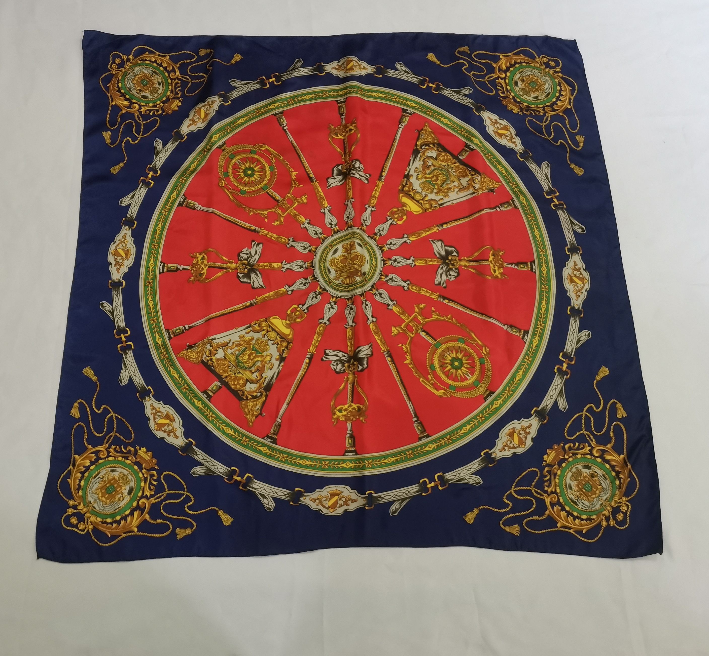 Vintage Rare vintage luxury scarves nice design Size ONE SIZE - 1 Thumbnail