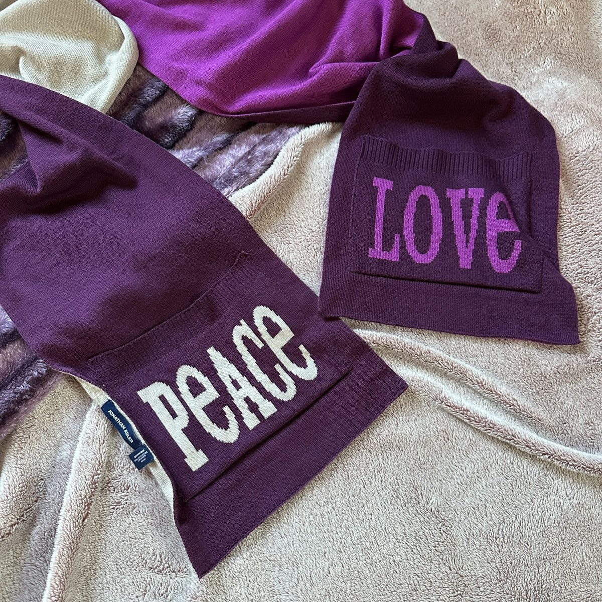 Designer Jonathan Adler Peace Love Scarf Muffler Designer Usa Luxury Size ONE SIZE - 2 Thumbnail