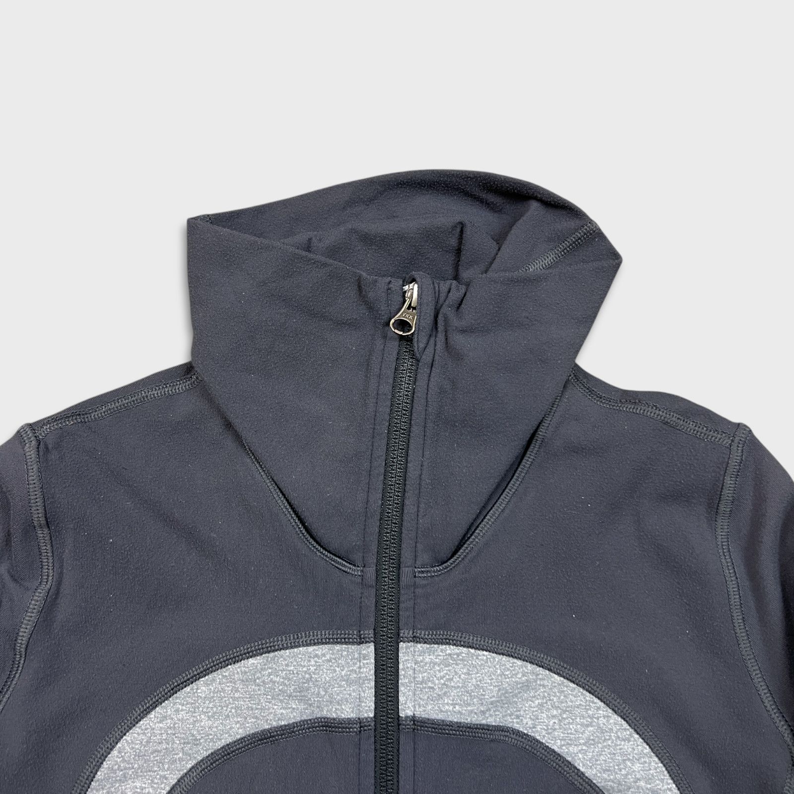 Lululemon Lululemon In Stride Jacket Size 6 Zip Thumbholes Tracksuit Size M / US 6-8 / IT 42-44 - 2 Thumbnail
