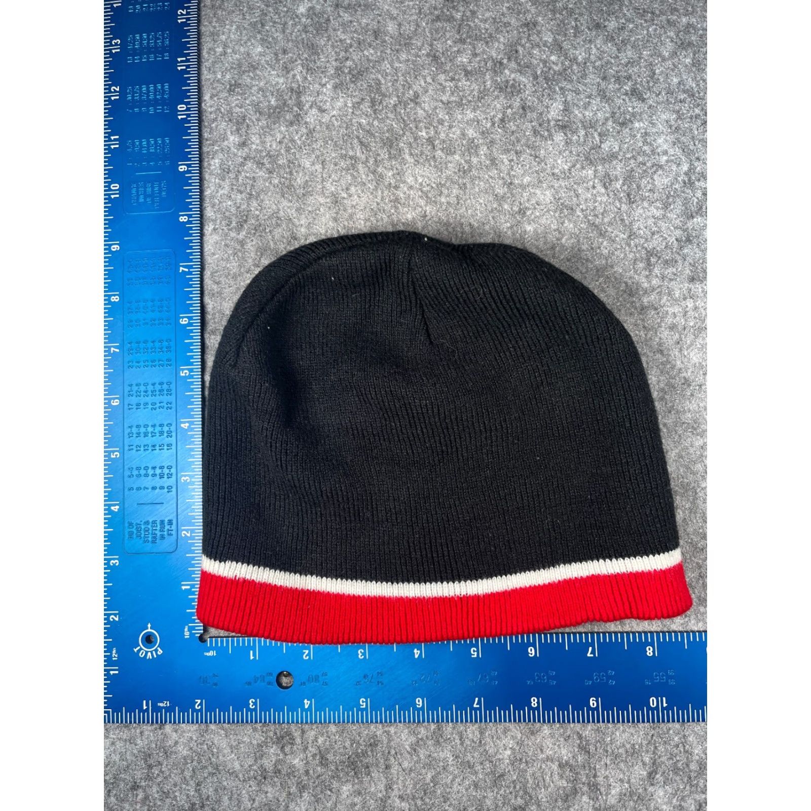 Vintage Beanie Toque Adult One Size Black Red White Striped Knit 100% Acrylic Snow Ski Hat/Cap Unbranded Unisex beanie Size ONE SIZE - 3 Thumbnail
