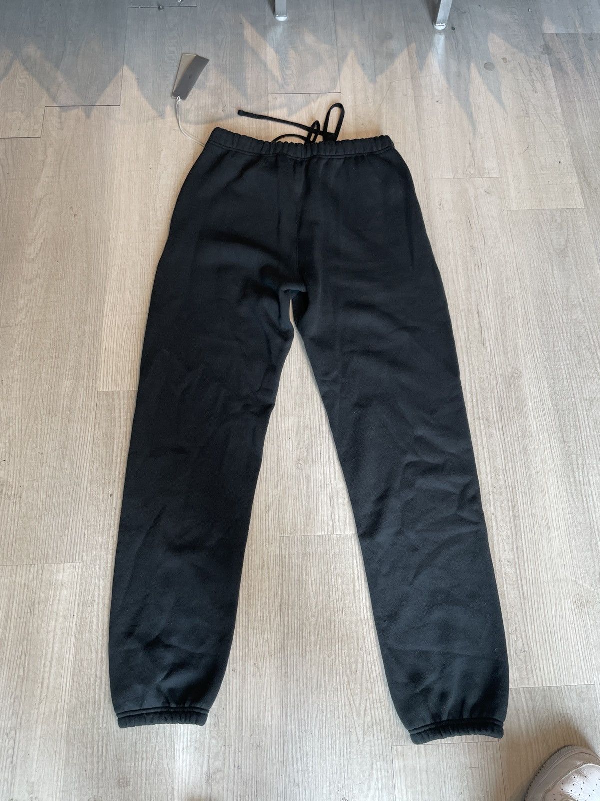 Essentials × Fear of God Fear of God Essentials FW22 Black Sweat Pants S Size US 30 / EU 46 - 2 Thumbnail