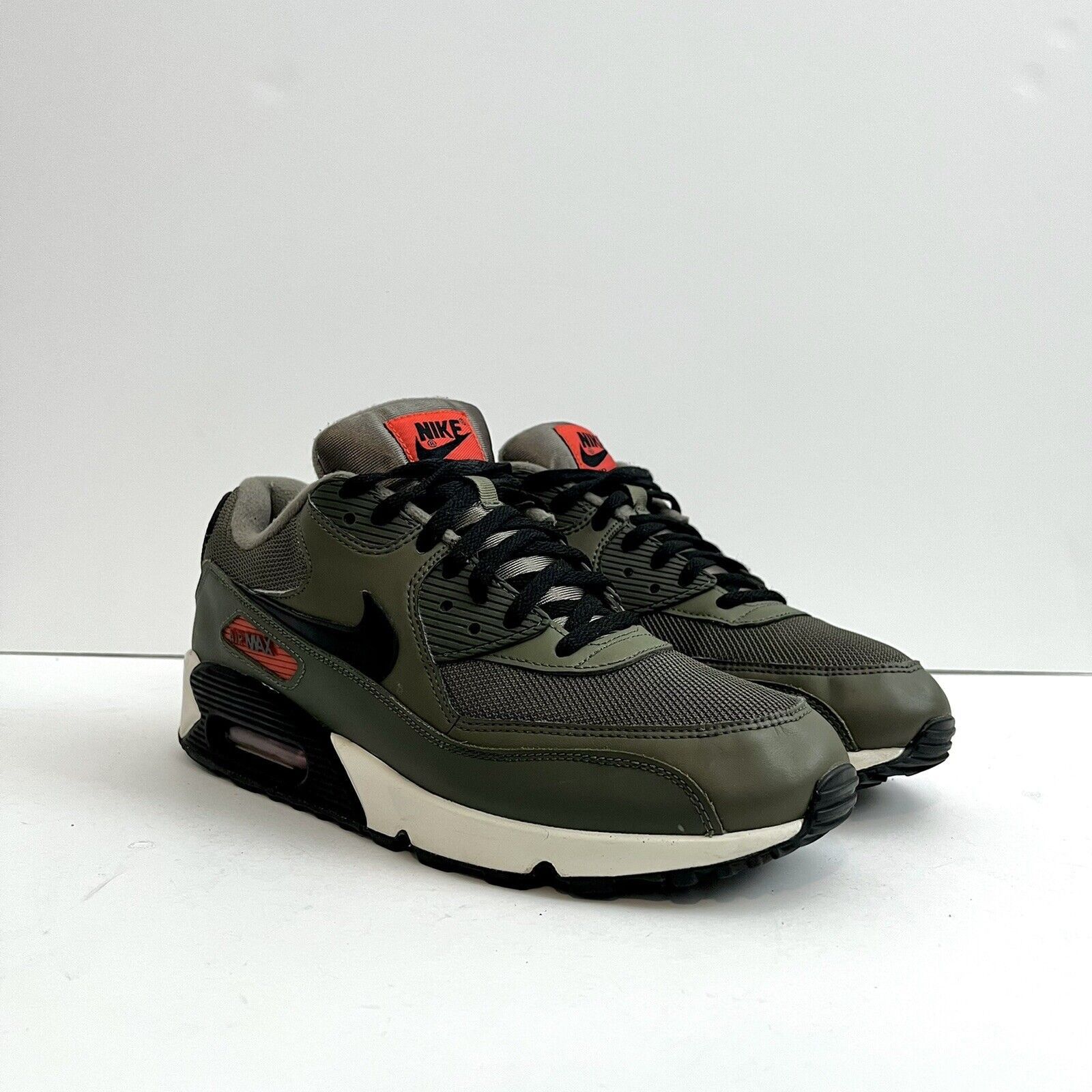 Nike 2018 Nike Air Max 90 Essential Olive Green Super Rare Sz 9.5 Size US 9.5 / EU 42-43 - 3 Thumbnail