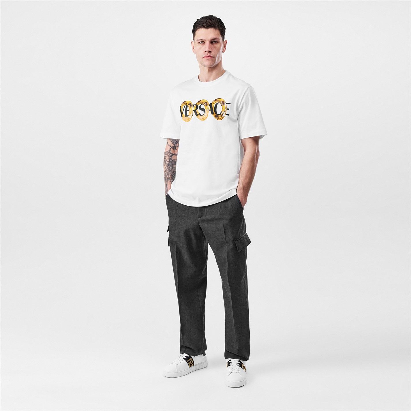 Versace o1g2r1mq0526 Ring Graphic T-Shirt in White Size US M / EU 48-50 / 2 - 6 Thumbnail