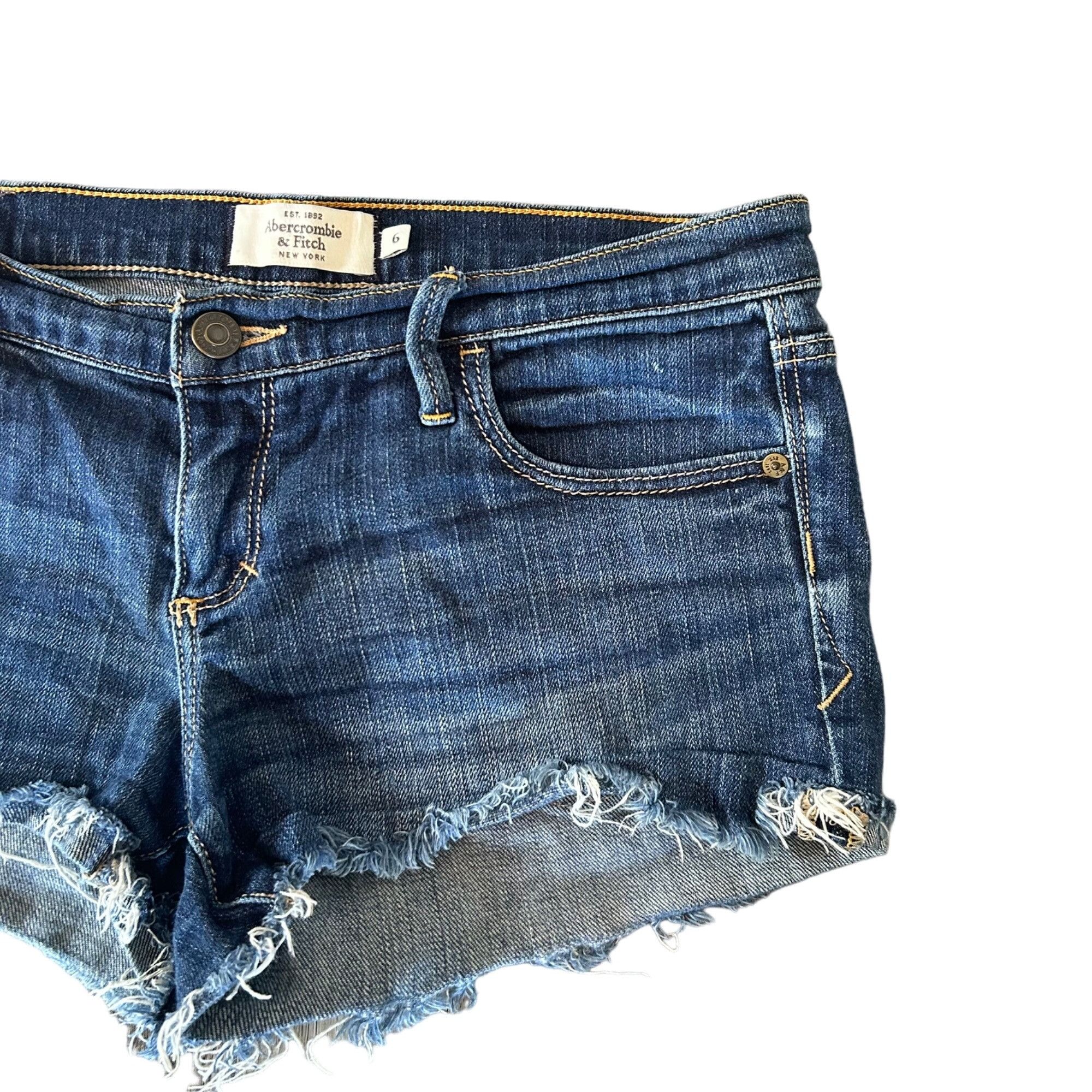 Abercrombie & Fitch Abercrombie & Fitch Medium Wash Frayed Hem Stretch Shorts 6 Size 28" / US 6 / IT 42 - 2 Thumbnail