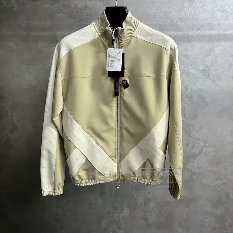 Other Louis Vuitton size 32 25 Latest Beige Threaded Color Block Size US M / EU 48-50 / 2 - 1 Thumbnail