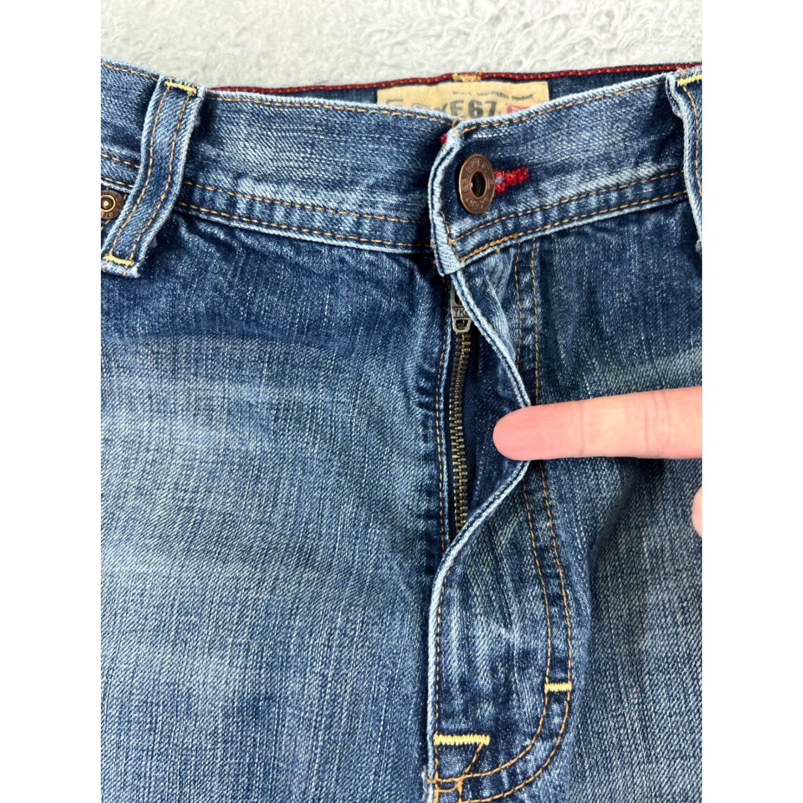 Vintage Buckle Jeans Men 34 Blue Denim 5-Pocket Relaxed Straight Distressed Cotton Blend Button Zipper 32x31 Size US 34 / EU 50 - 5 Thumbnail