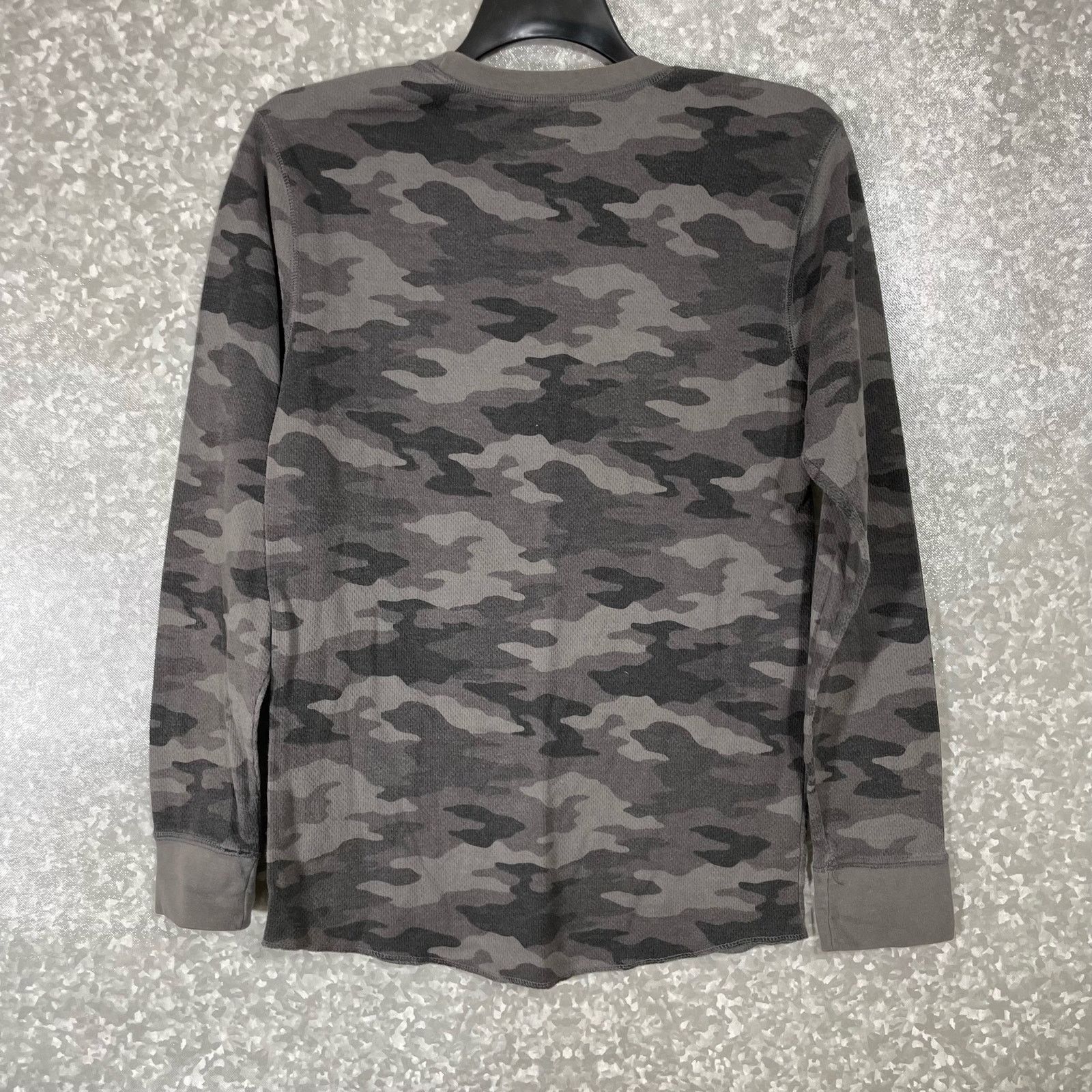Croft & Barrow Croft & Barrow Gray Camouflage Thermal T-Shirt - Size Medium Size US M / EU 48-50 / 2 - 5 Thumbnail