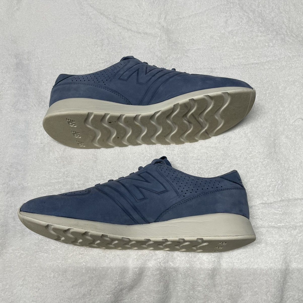 New Balance New Balance 420 Re-Engineered MRL420DA Blue Suede Size US 10 / EU 43 - 3 Thumbnail