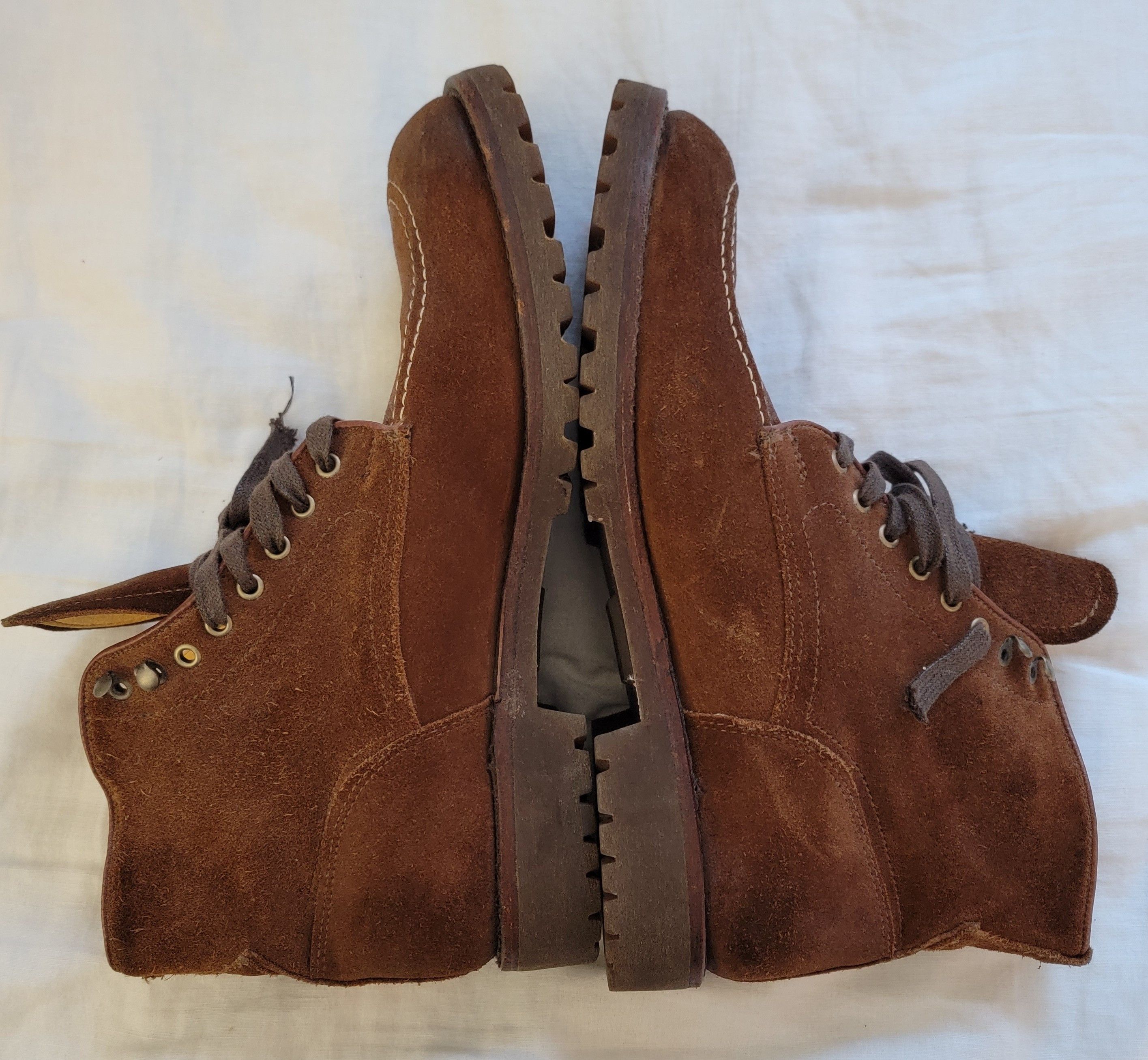 Frye Frye Suede Men's Boot Size US 10 / EU 43 - 9 Thumbnail