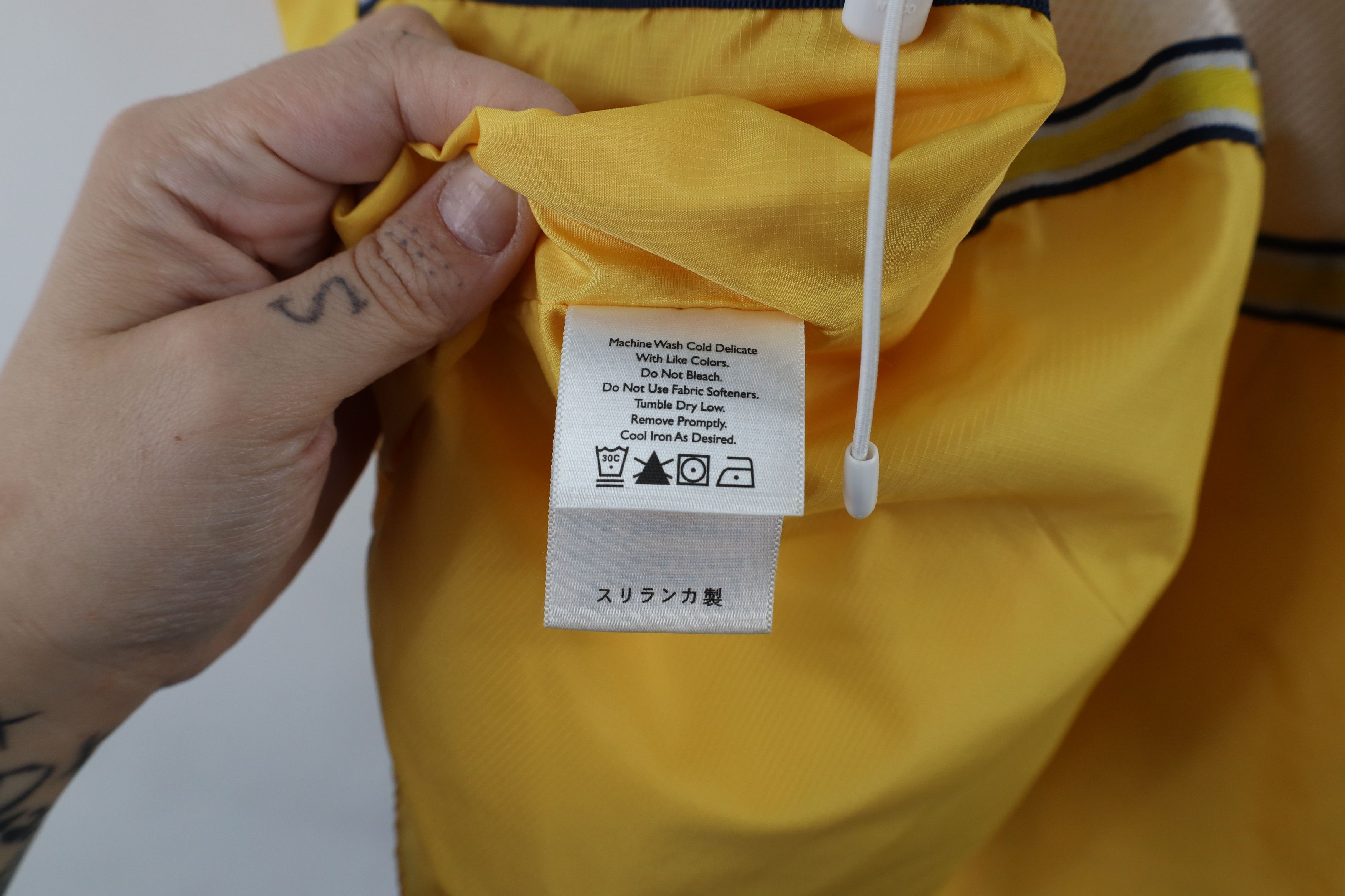 Eddie Bauer × Vintage Vintage Eddie Bauer Lined Windbreaker Rain Jacket Yellow Size US M / EU 48-50 / 2 - 13 Thumbnail