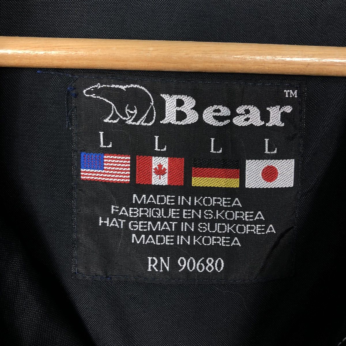 Japanese Brand 🔥90’s Oversized Ski Jacket Bear Hunting Survival Design Size US L / EU 52-54 / 3 - 13 Thumbnail