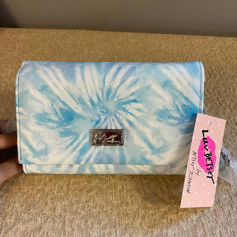 Designer Luv Betsey Tie-Dye Ellen Patent Wallet On A String Cross Size ONE SIZE - 3 Thumbnail