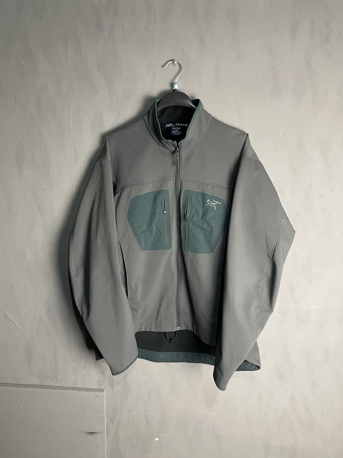 Arc'teryx VINTAGE ARCTERYX SOFTSHELL JACKET OUTDOOR DRILL STREETWEAR Size US L / EU 52-54 / 3 - 1 Thumbnail