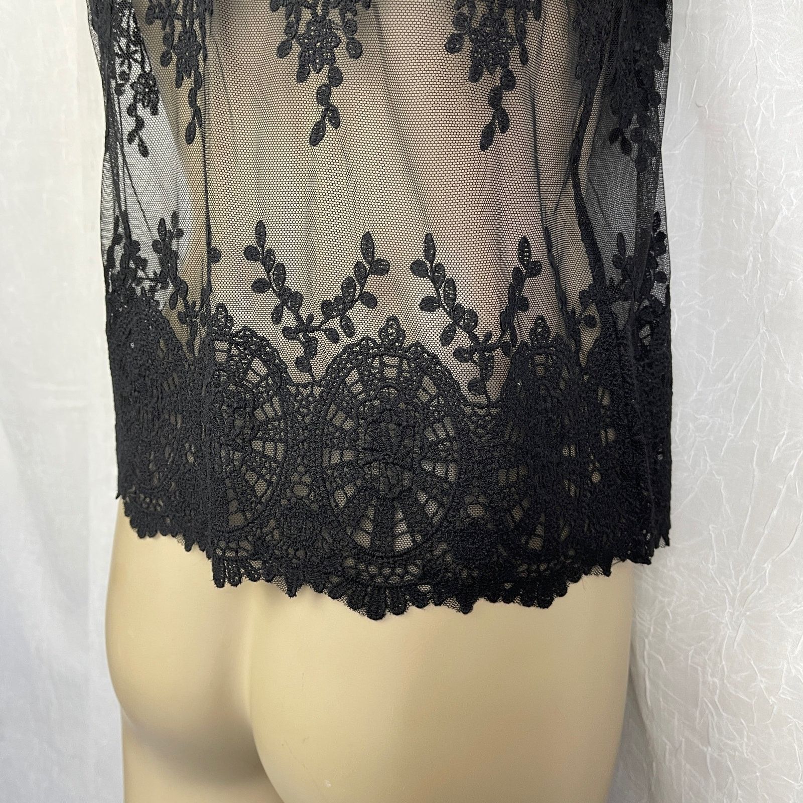 Forever 21 Black Sheer Mesh Lace T Shirt Scalloped Hem Forever 21 Small Size S / US 4 / IT 40 - 9 Thumbnail