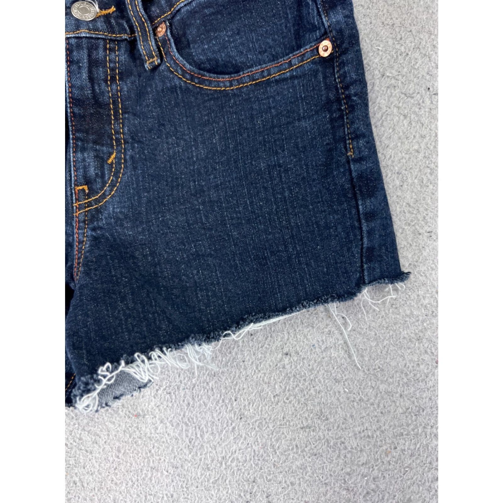 Levi's Levi's Shorts Womens 4 Blue Denim Jean 505 Cutoff Dark Wash Cotton Blend 26x3 Short Casual Womens Size 27" / US 4 / IT 40 - 2 Thumbnail