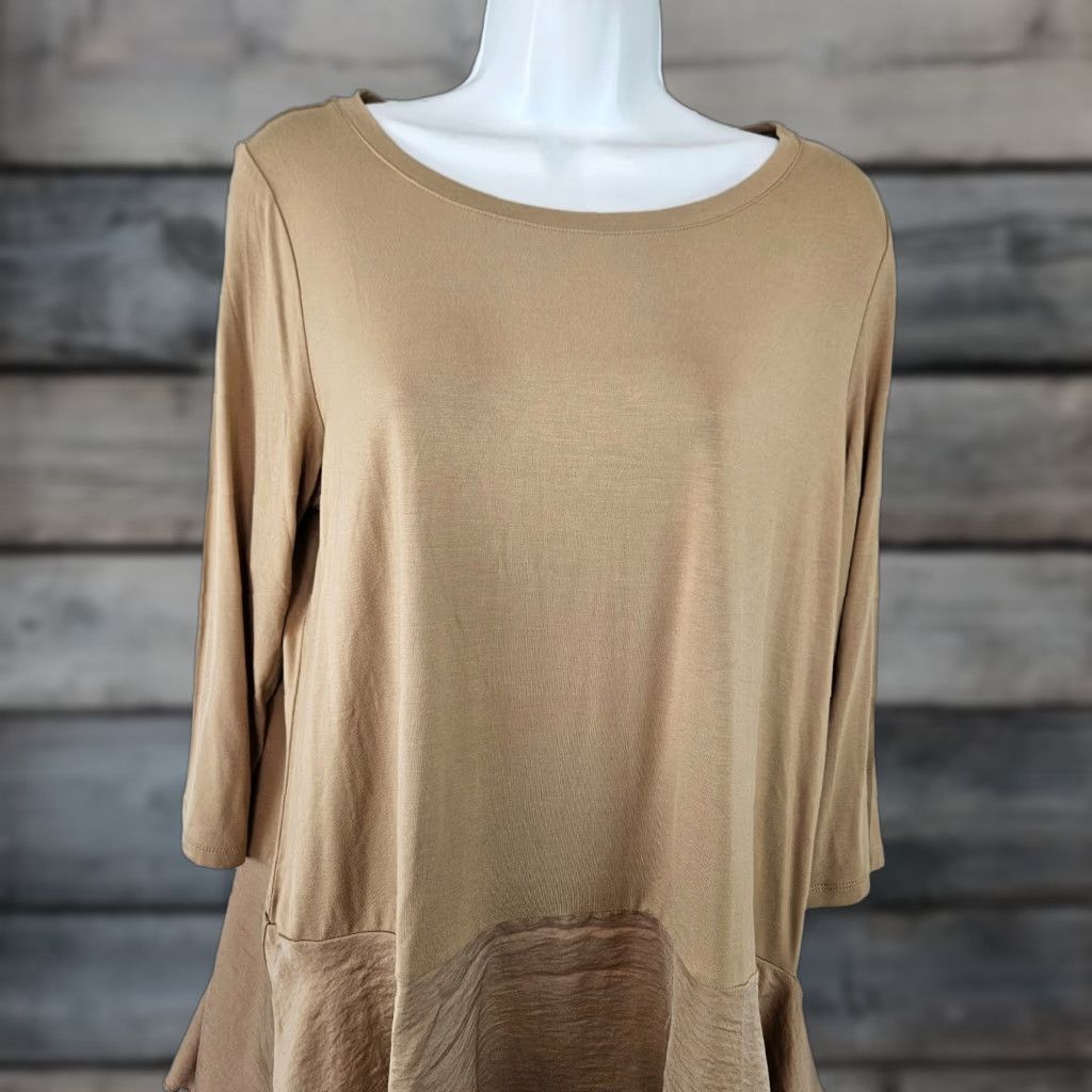 Vintage LOGO Lori Goldstein Womens Top Sz Large Tan 3/4 Sleeve Asymmetrical Hem Blouse Knit Shirt Womens Large Tan 3/4 Sleeve LOGO by Lori Goldstein Size L / US 10 / IT 46 - 1 Thumbnail