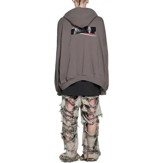 Balenciaga o1in1g0725 Gaffer Hoodie Oversized in Brown Size US XXL / EU 58 / 5 - 3 Thumbnail