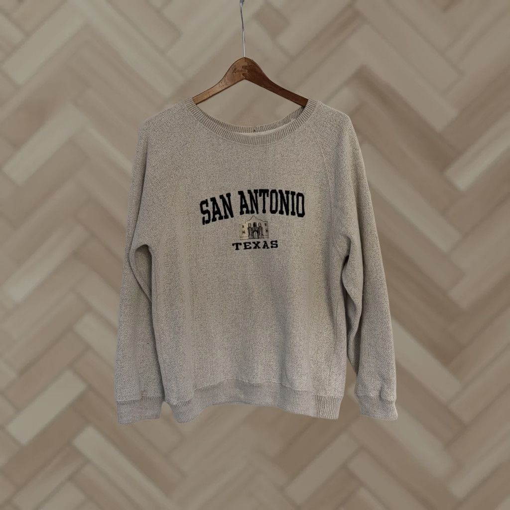 Vintage Womens San Antonio Texas Long Sleeve Pullover Sweatshirt M White Crew Neck Cotton Blend Casual City Theme Regular Fit Size M / US 6-8 / IT 42-44 - 1 Thumbnail
