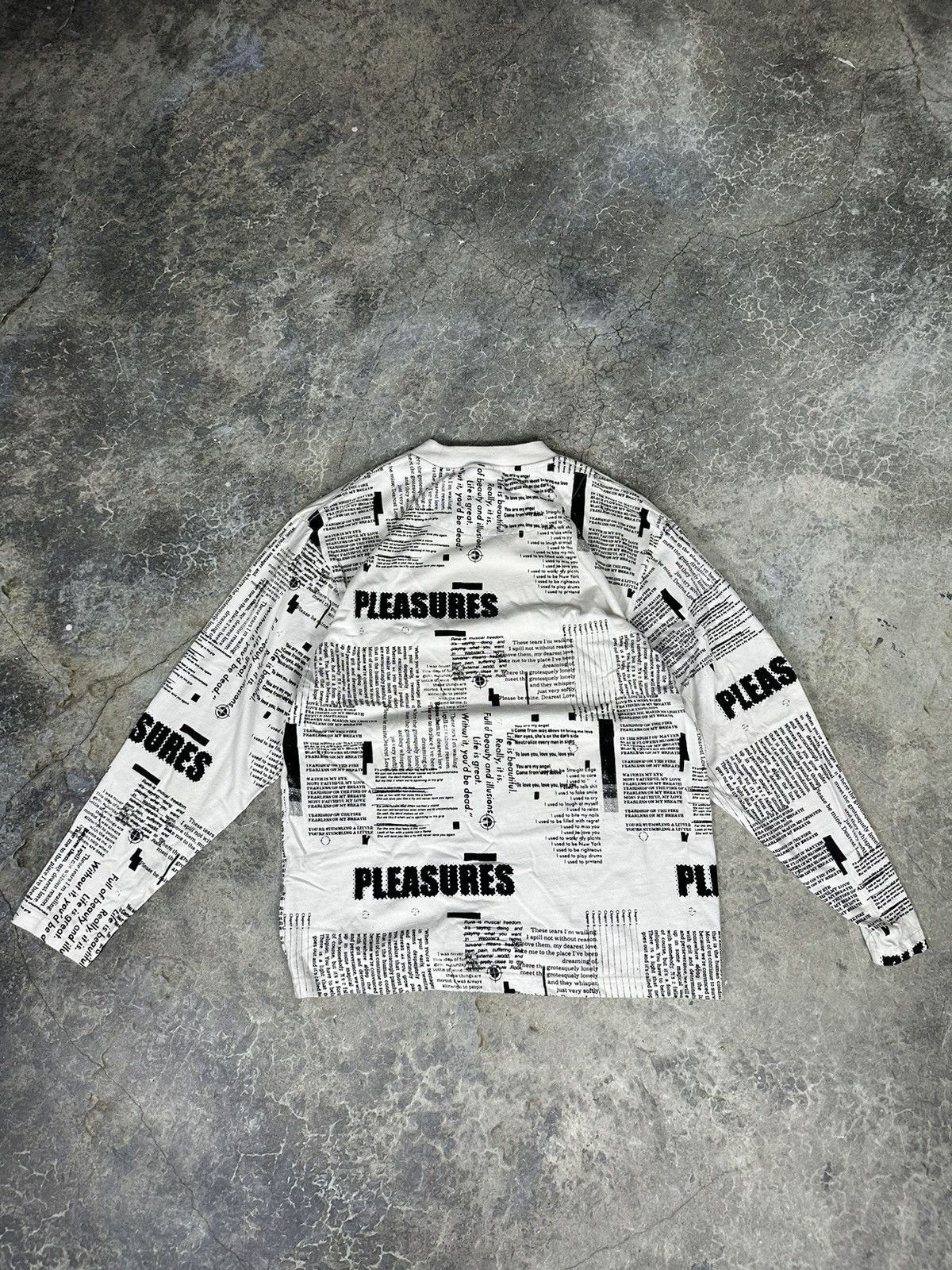Pleasures Pleasure Newspaper Print Longsleeve Tee Size US M / EU 48-50 / 2 - 9 Thumbnail