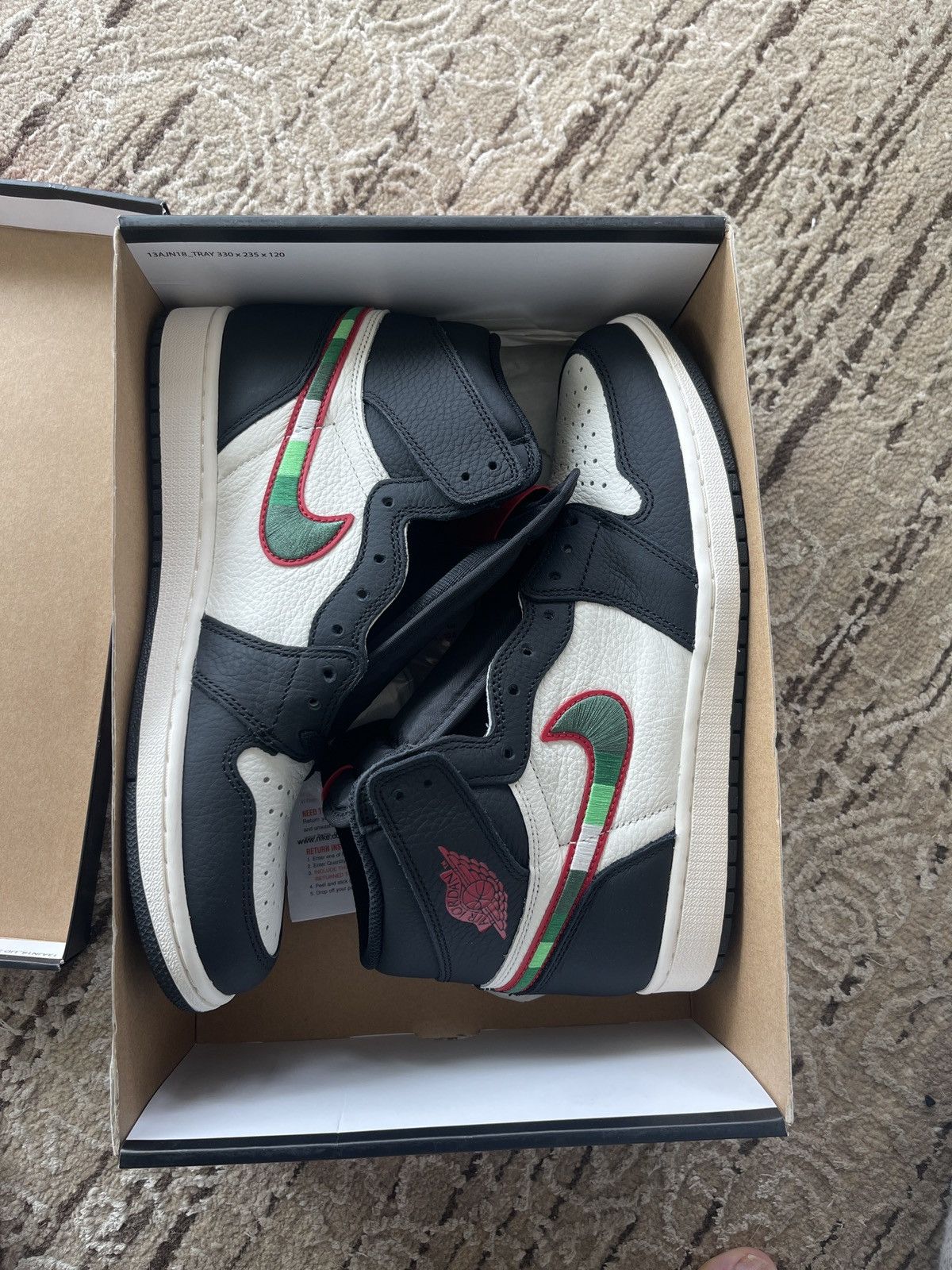 Jordan Brand × Nike Air Jordan 1 Sports Illustrated Size 10.5 Size US 10.5 / EU 43-44 - 7 Thumbnail
