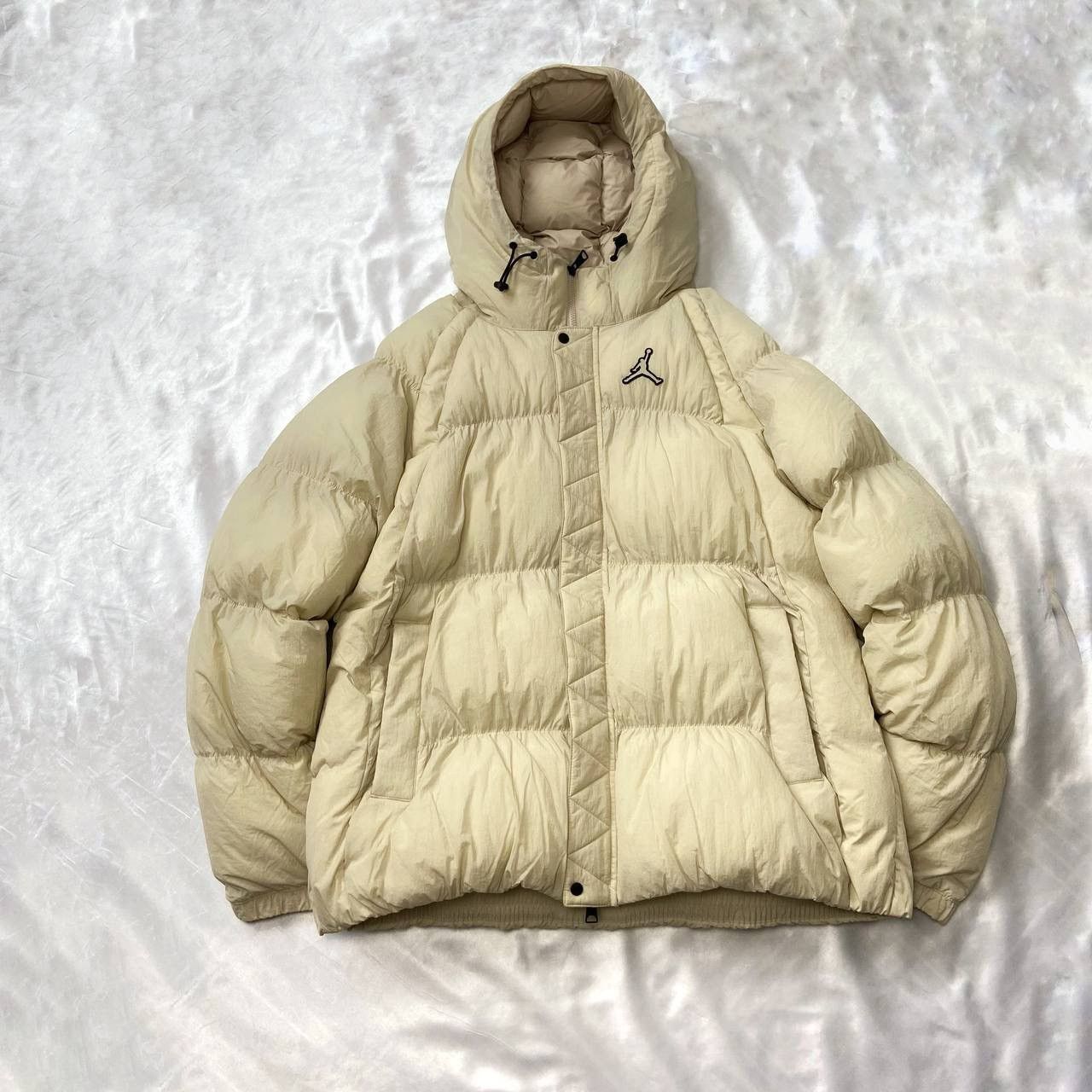 image of Jordan Nike Jordan Down Jacket in White, Men's (Size 2XL)