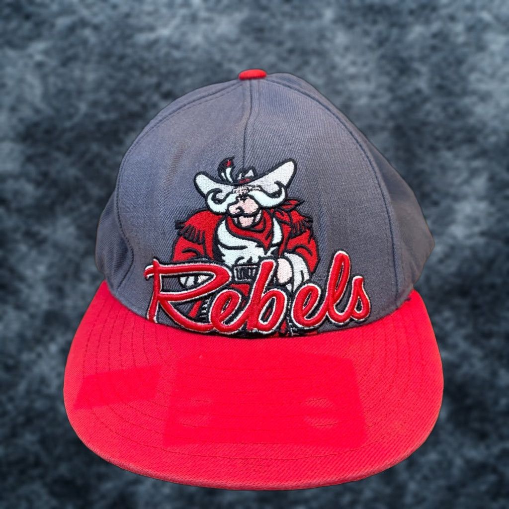 Top Of The World Top of the World UNLV Rebels Snapback Hat Grey Red Wool Blend Cap Mens Adult Size US M / EU 48-50 / 2 - 1 Thumbnail