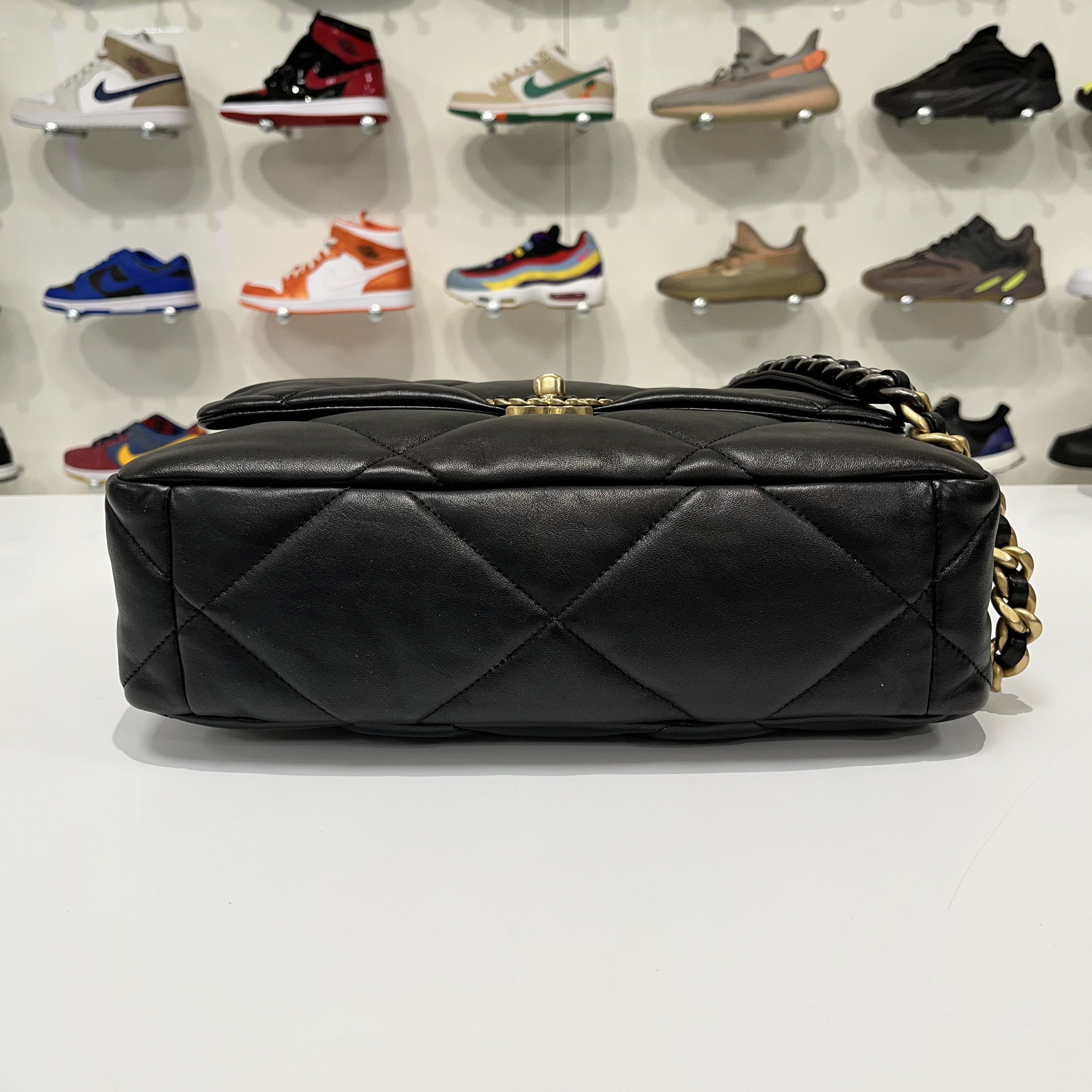 Chanel Chanel 19 Handbag Black/Gold Size ONE SIZE - 5 Thumbnail