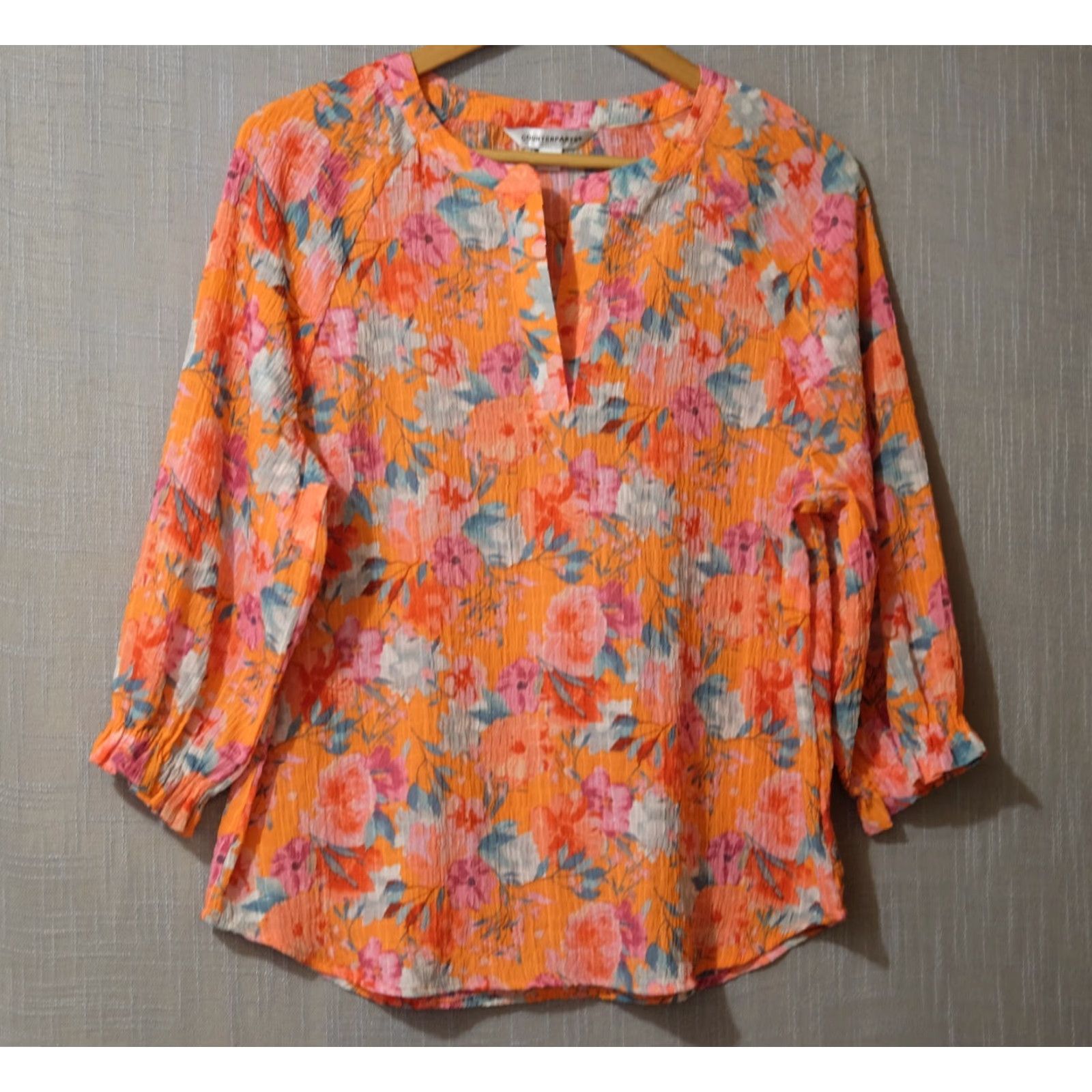Vintage Counterparts Orange Floral Blouse 3/4 Sleeve Sheer Crinkle V-Neck Womens S Blouse Size S / US 4 / IT 40 - 2 Thumbnail